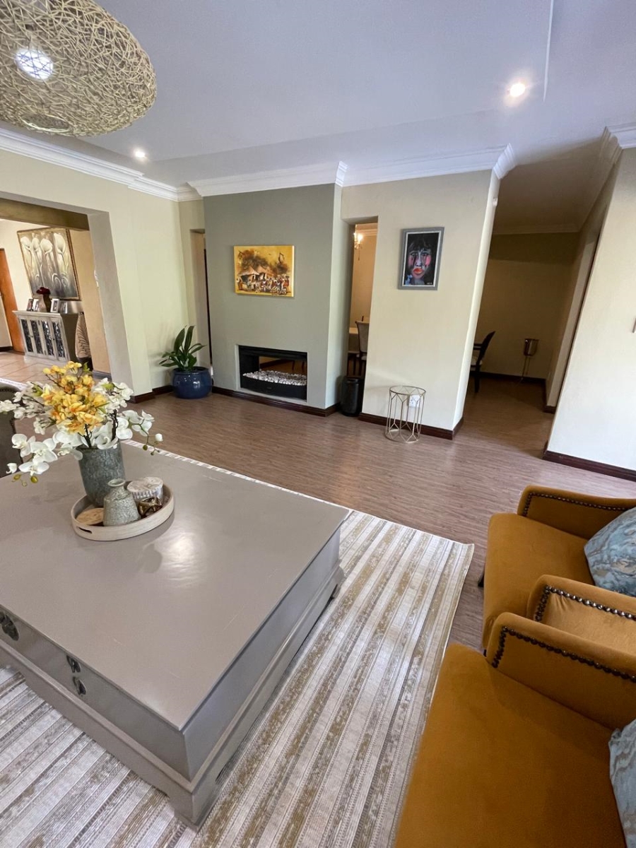 5 Bedroom Property for Sale in Xanadu Eco Park North West